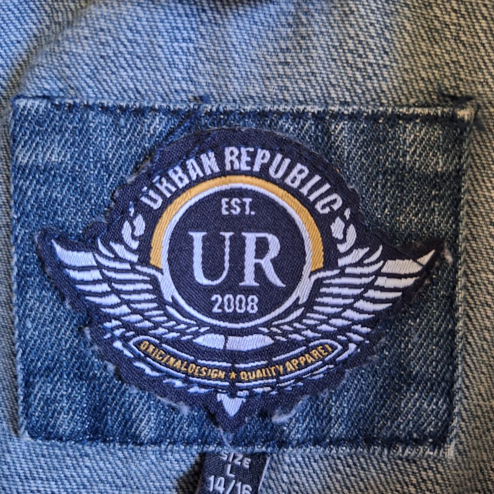 Urban Republic comfortable fit 16